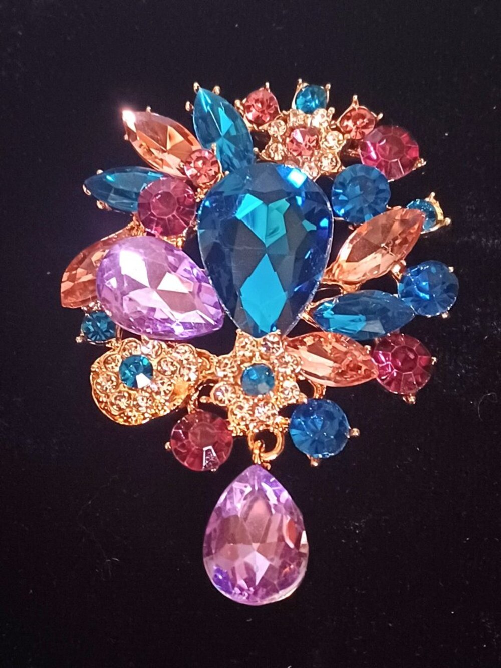 Lovely Multi Color Brooch/Pendant